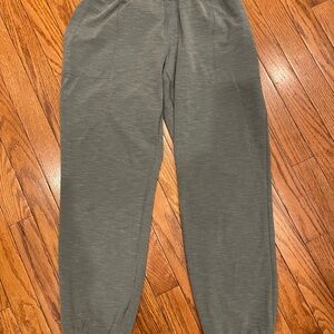 Athleta Saluation joggers medium